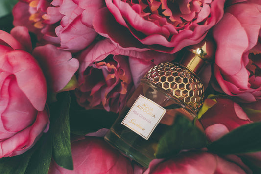 Gift the Perfect Fragrance: The Ultimate Fragrance Gift Guide